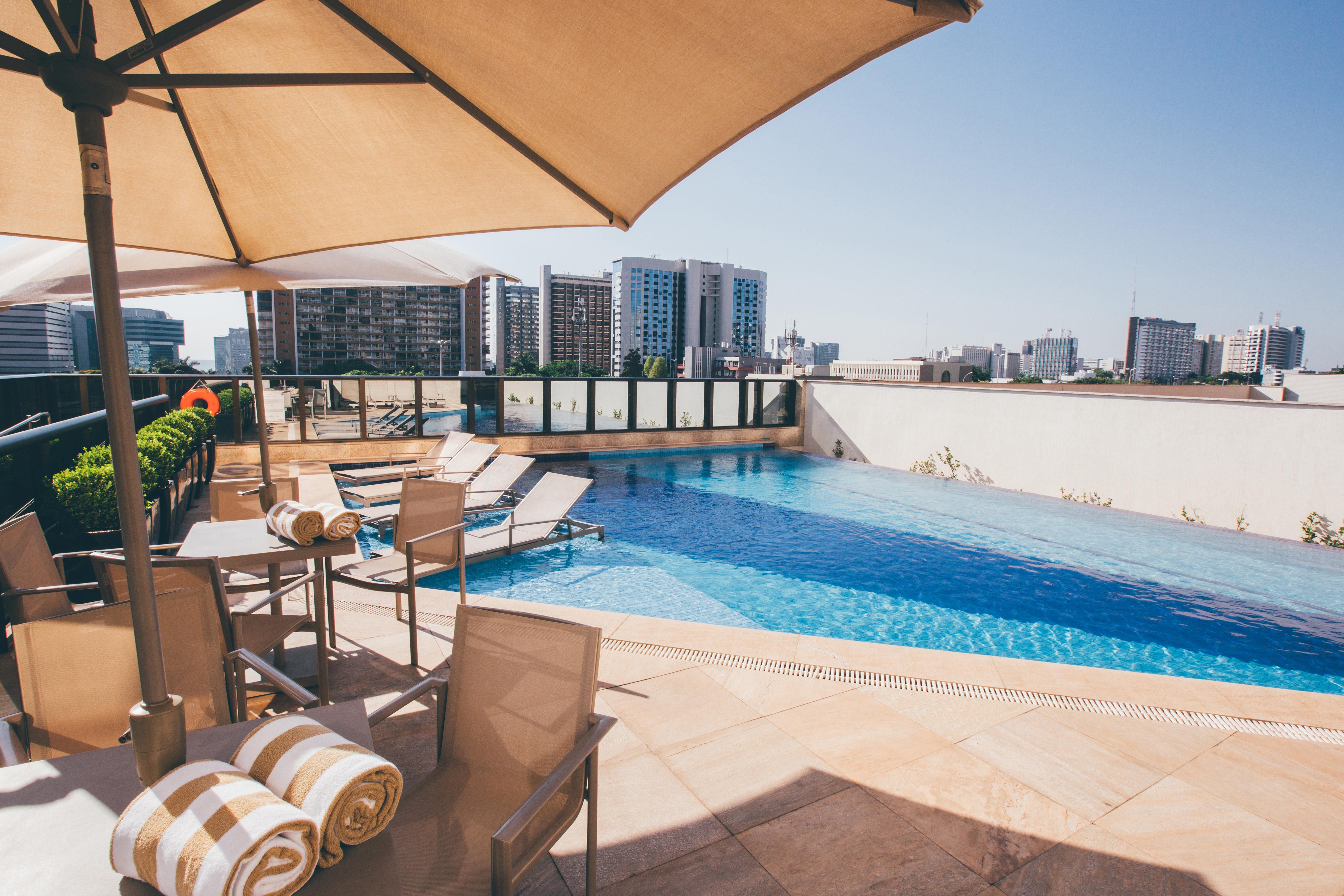 Cullinan Hplus Premium Brasília Eksteriør bilde Rooftop pool at the hotel
